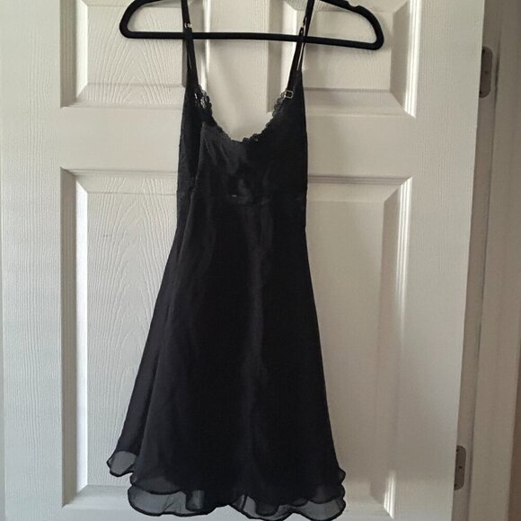 Soma Lace Cut Out Chemise Size Large  Black Sheer Bust Adjustable Straps - Picture 8 of 11